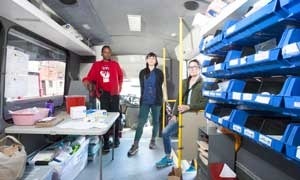 Mobile wound treatment unit