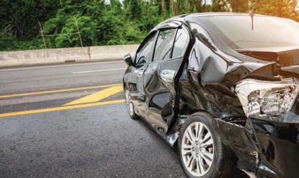 An image of a car that has been in an accident. 
